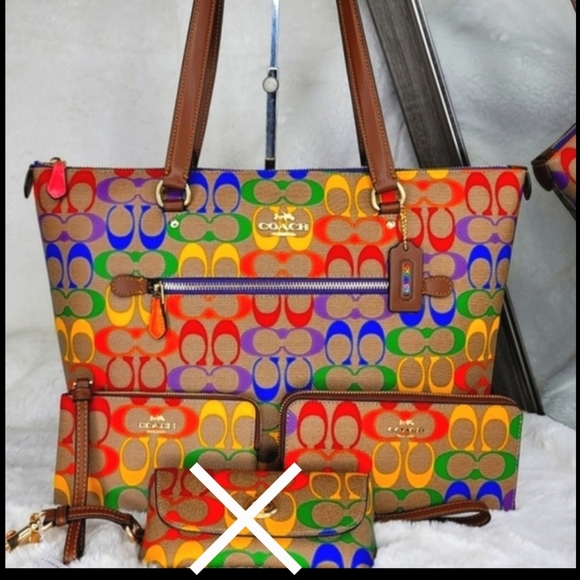 Coach Handbags - COACH 3 SET Signature Purse  Bag Wallet Wristlet + LIMITED EDITION